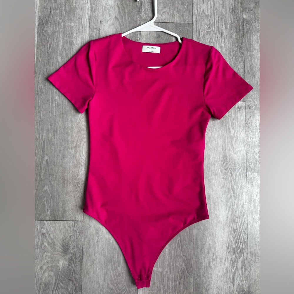Aritzia Babaton Contour Crew Shortsleeve Bodysuit